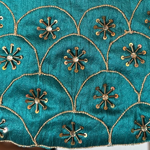 ❤️Gorgeous Christmas Tree Skirt - Mela Artisans By Heart, By Hand India - Picture 5 of 8